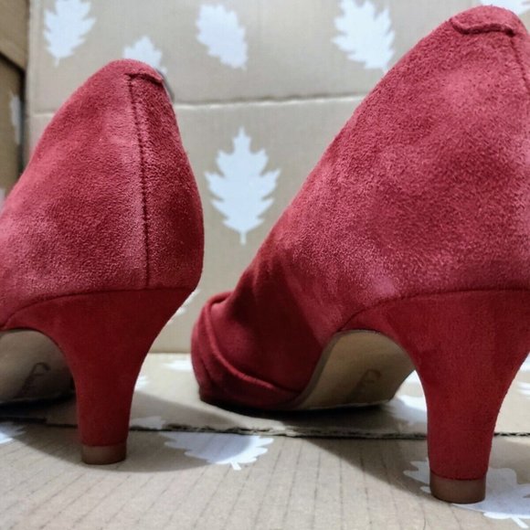 Collections by Clarks Linvale Grand Red Suede Pump Pointed 6.5 ~ New without Box - Picture 11 of 12